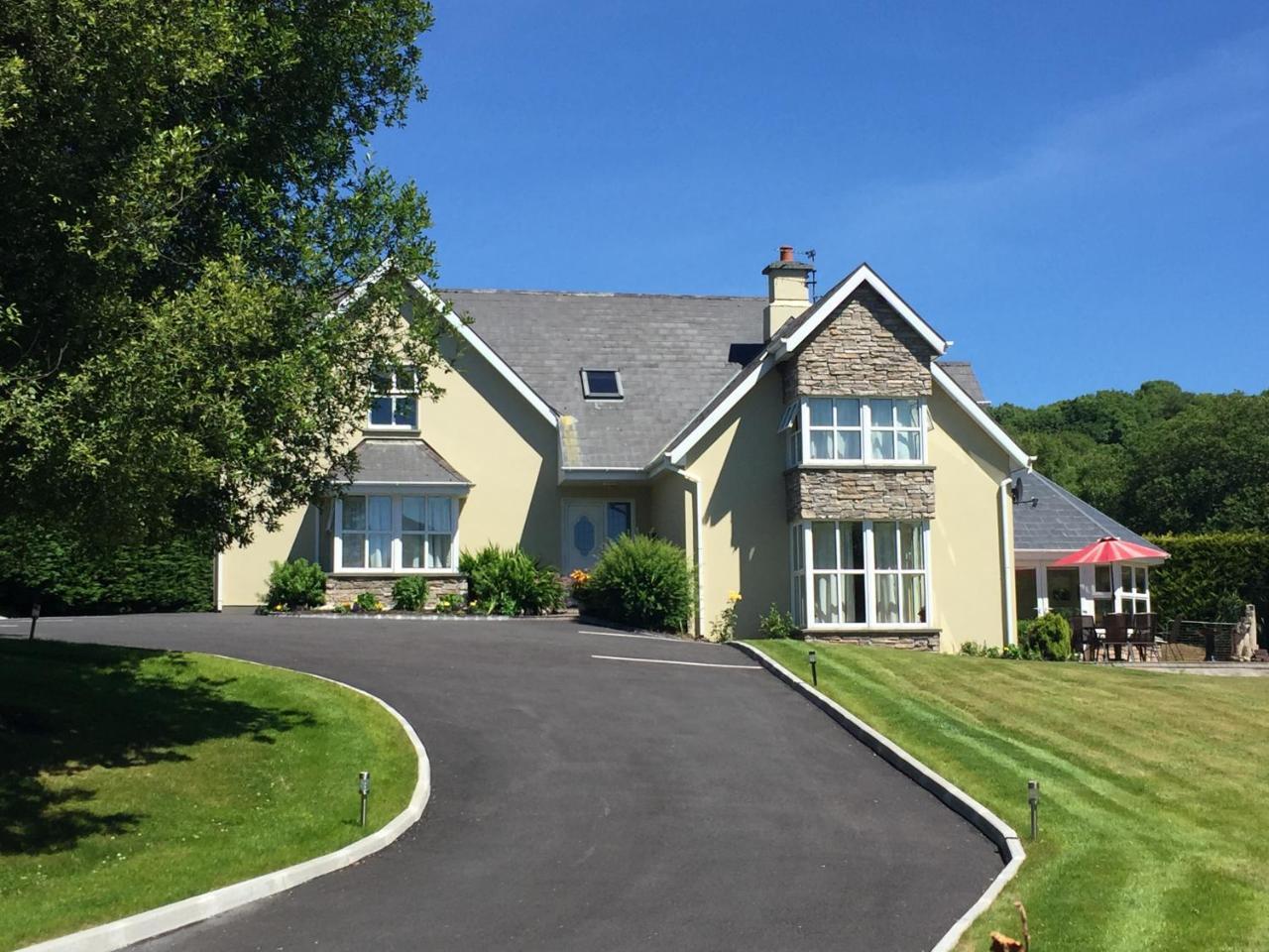2 Mile Lodge Kenmare Εξωτερικό φωτογραφία