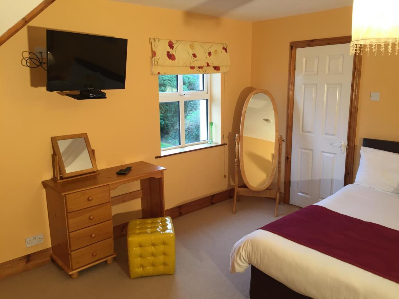 2 Mile Lodge Kenmare Εξωτερικό φωτογραφία
